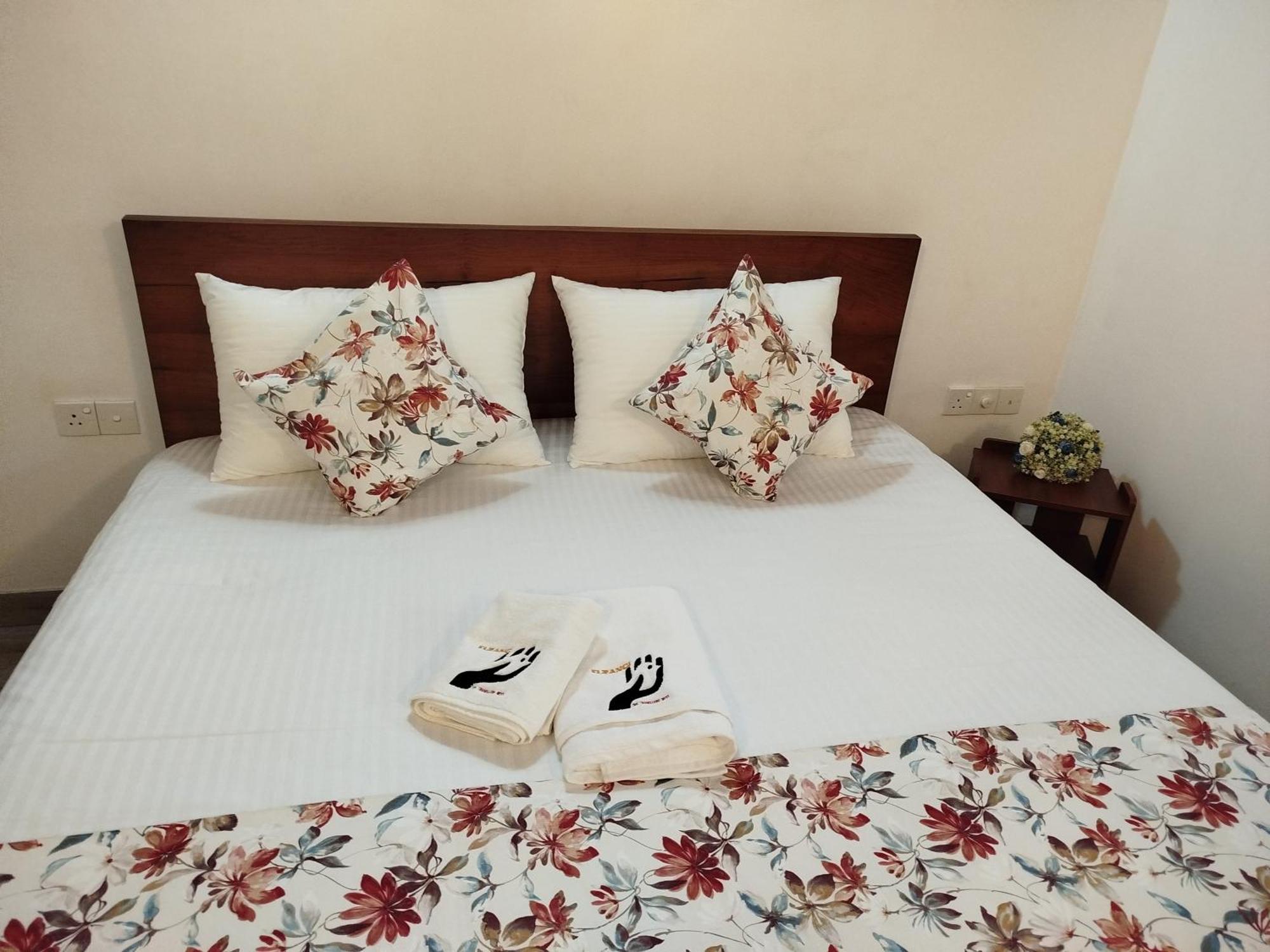 Elzangi Hotel Negombo Exterior foto