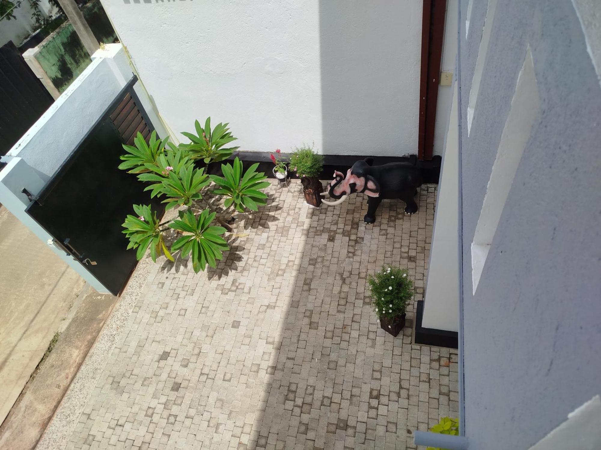 Elzangi Hotel Negombo Cameră foto